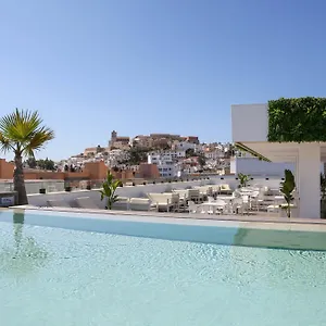 https://hotel-y-apartamentos-el-puerto.balearic-islands.net