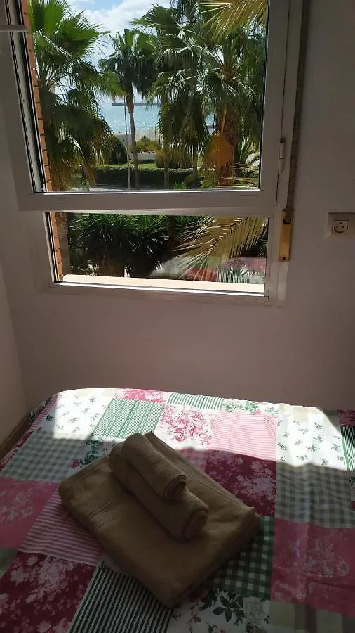 Habitaciones En Frente Del Puerto Almería 0*,